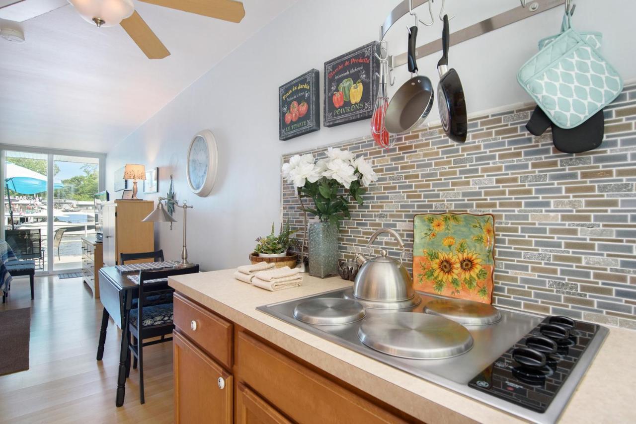 Waterside Suites Saugatuck Buitenkant foto