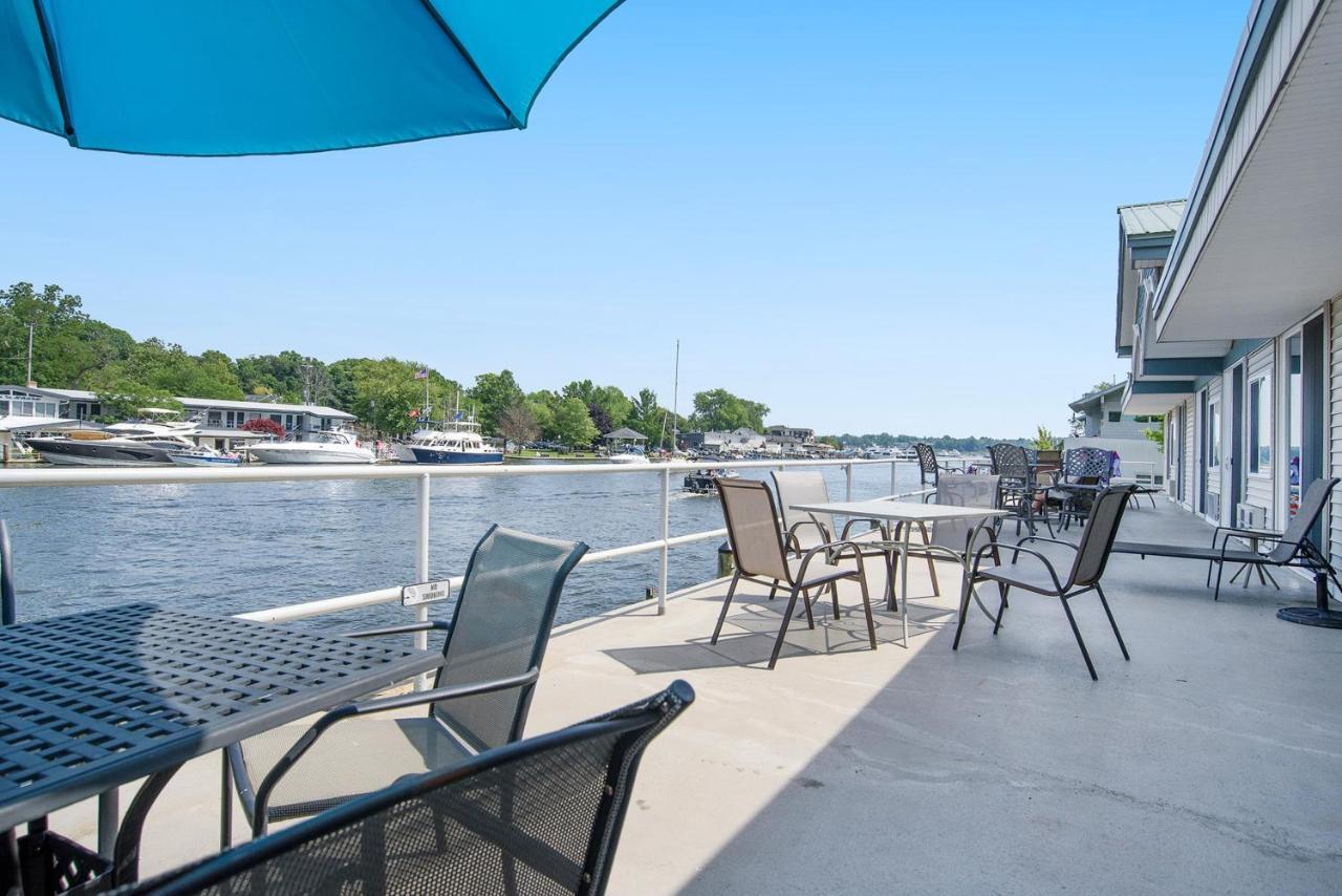 Waterside Suites Saugatuck Buitenkant foto